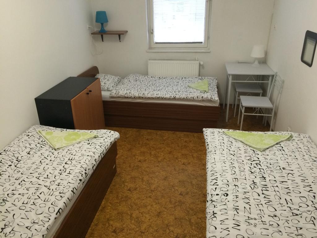 Simple Accommodation Vodmat Ljubljana Szoba fotó